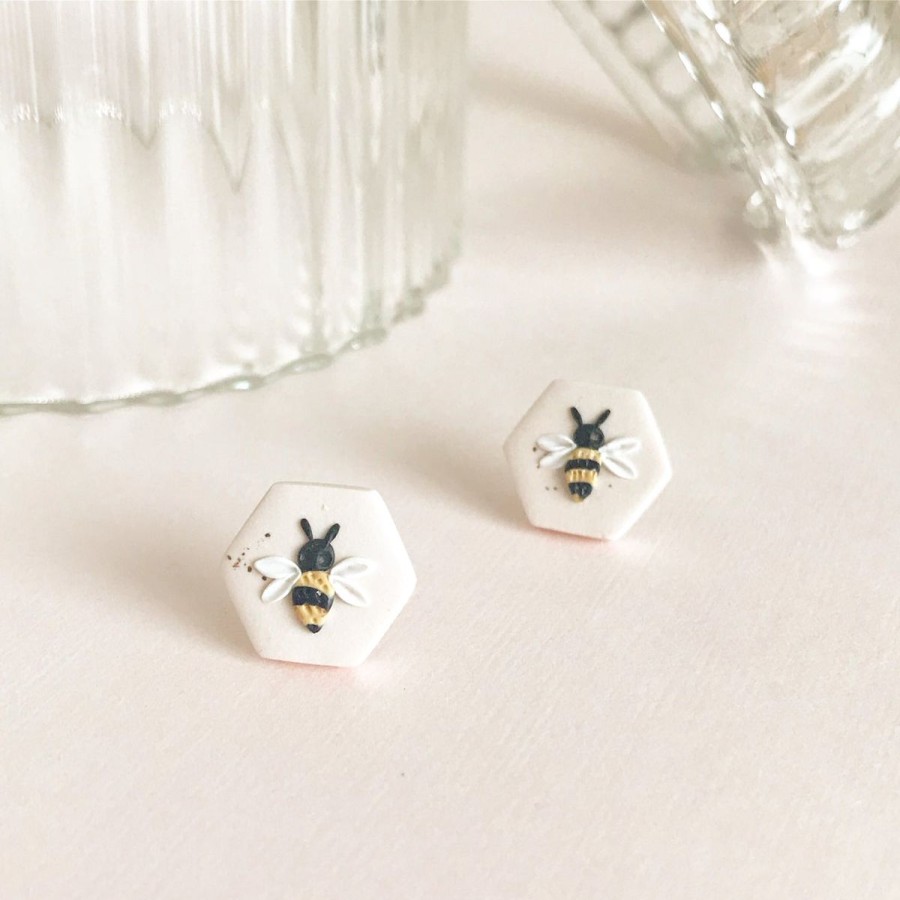 Lifestyle Wildberry Studio | Honey Bee Studs