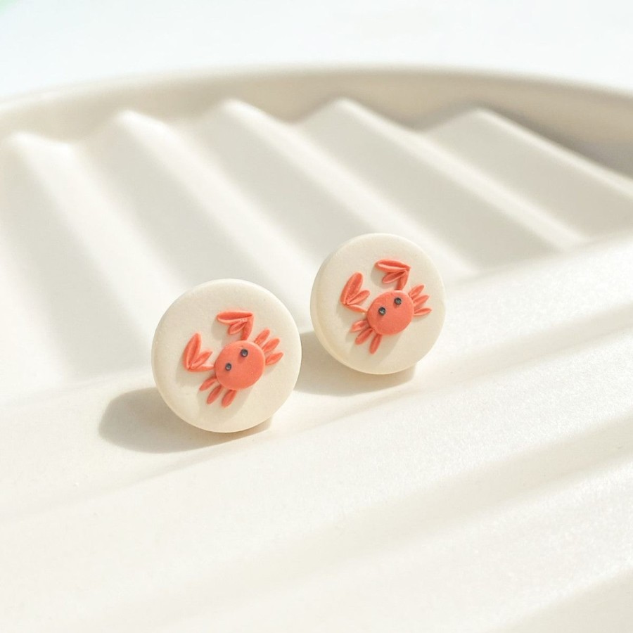 Lifestyle Wildberry Studio | Little Crab Studs