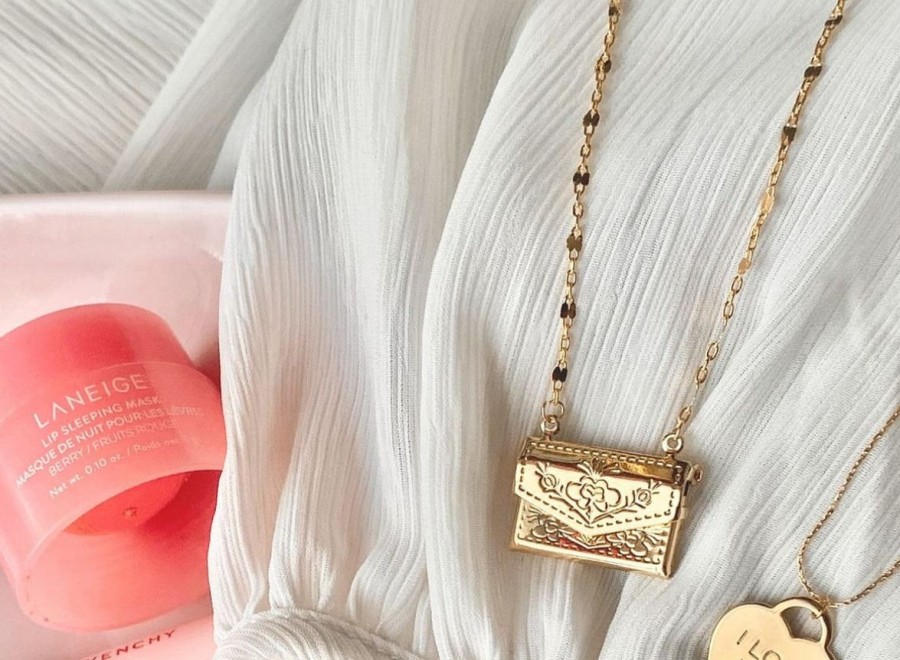 Lifestyle Halifax Paper Hearts | Surrey & Sydney Gold Plated Envelope Necklace